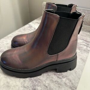 Steve Madden  Chelsea ankle boots size  4 NWOT